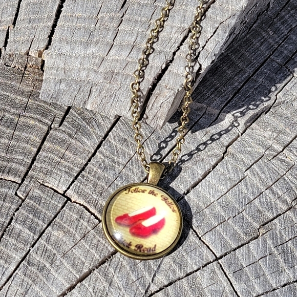 3/$20 Wizard of Oz Necklace Dorothys Red Slippers Cabochon Dome Pendant Jewelry - Picture 8 of 11